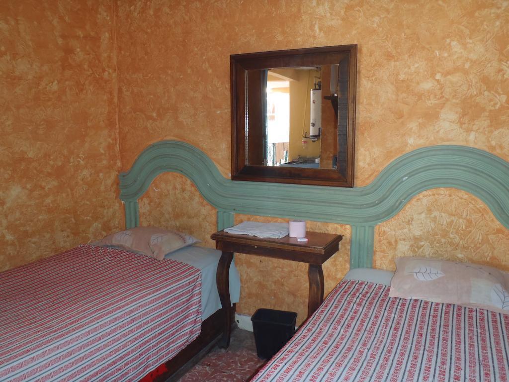 Hotel Casa De Huespedes Hidalgo Tehuacán Zimmer foto